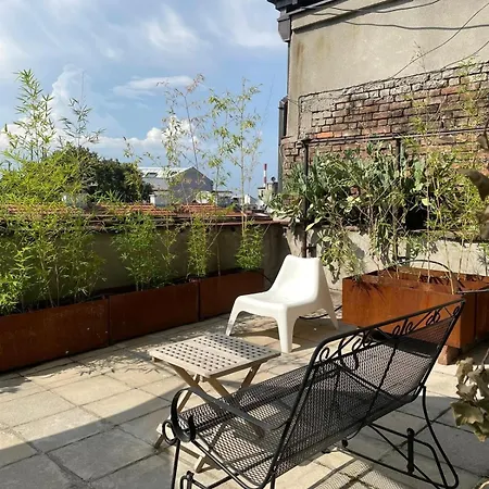 Apartment Small Rooftop *