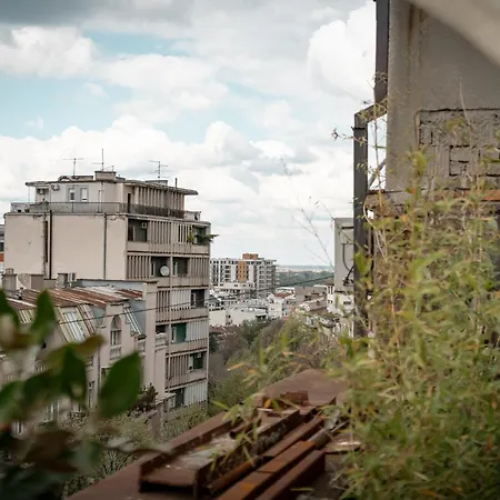 Small Rooftop Apartment